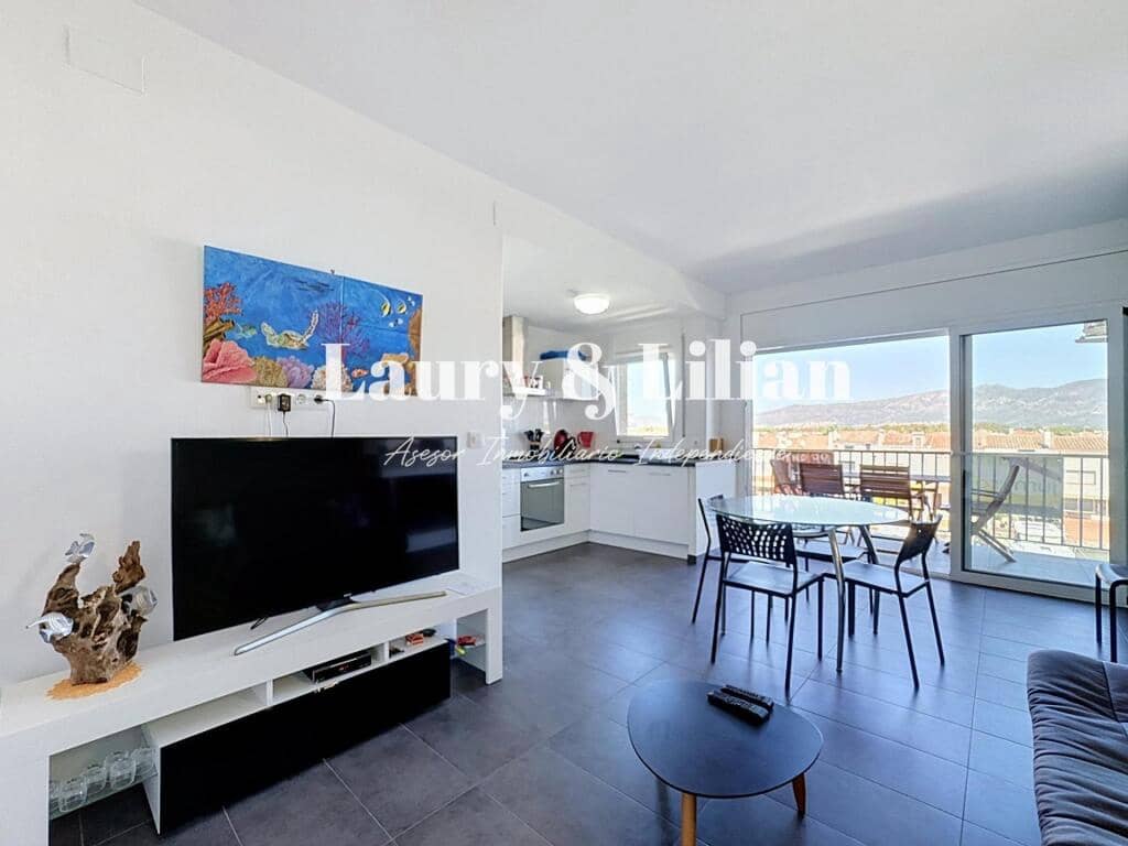 2 bedroom Apartment for sale in Empuriabrava - € 189,000 (Ref: 10078058)