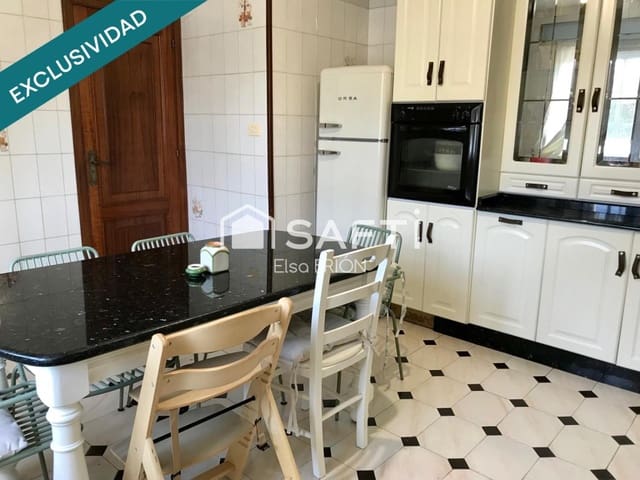 Chalet de 4 habitaciones en Noia en venta - 229.000 € (Ref: 10080974)