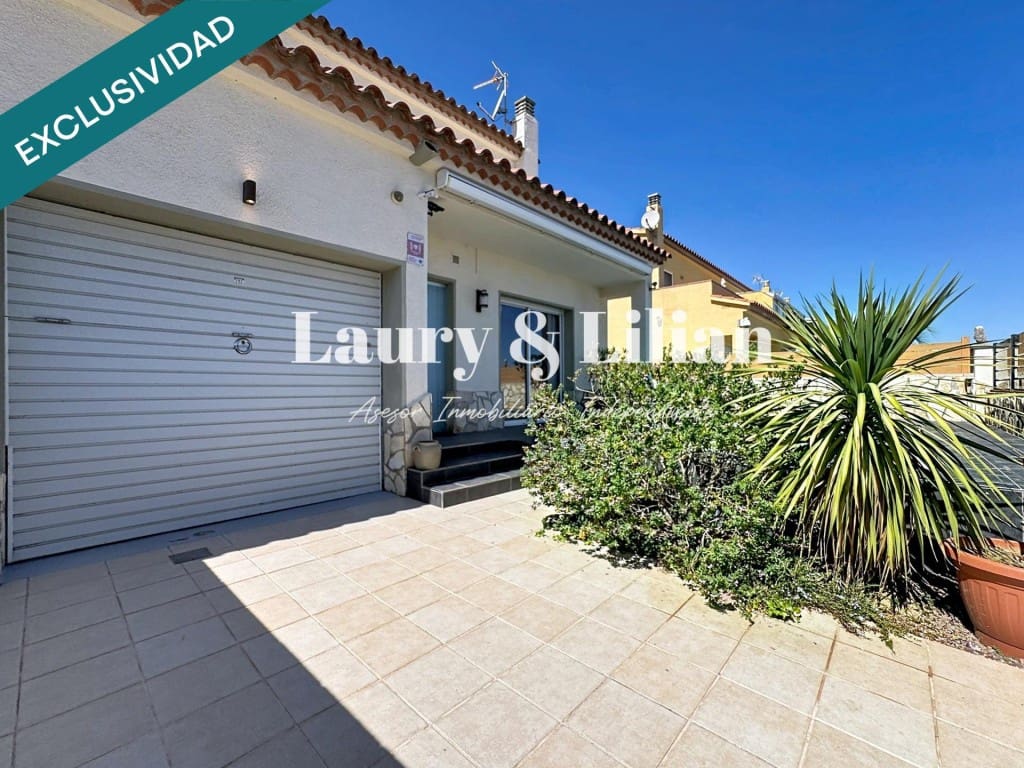 3 chambre Villa/Maison à vendre à Empuriabrava avec piscine garage - 319 000 € (Ref: 10080975)