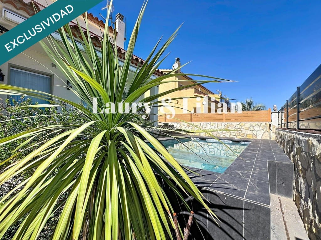 3 chambre Villa/Maison à vendre à Empuriabrava avec piscine garage - 319 000 € (Ref: 10080975)