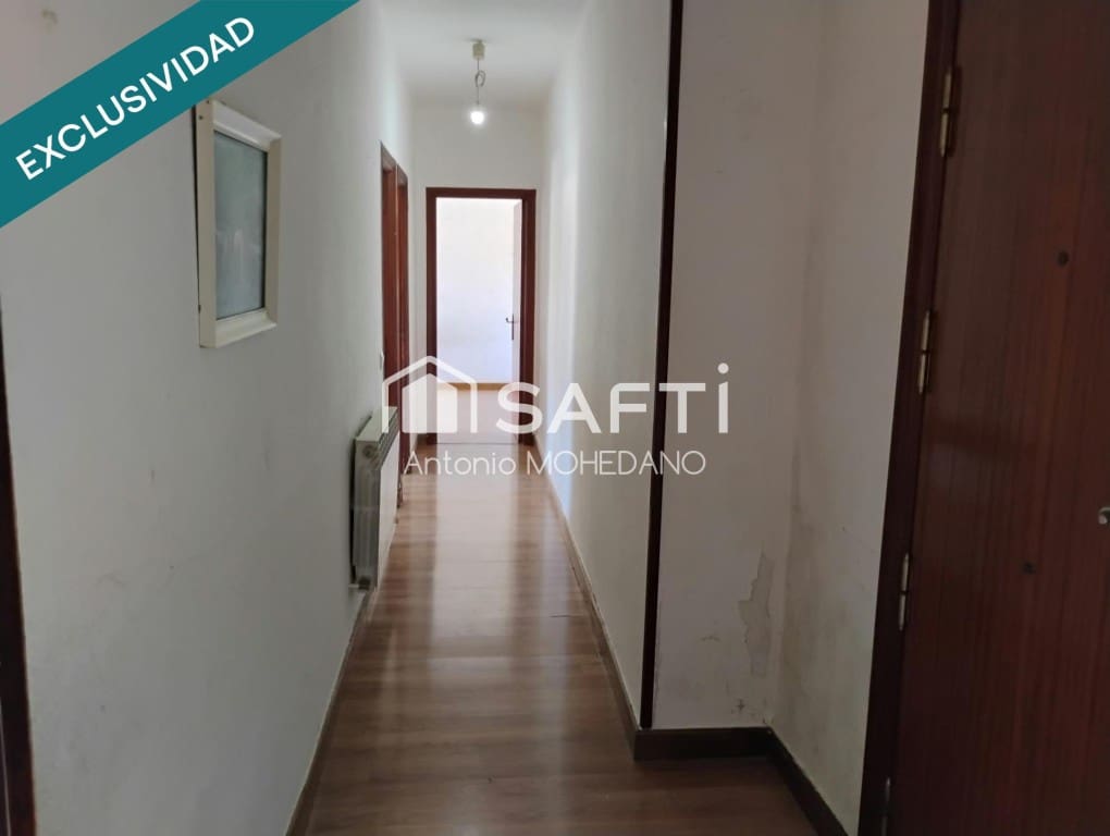 4 bedroom Apartment for sale in Vitoria-Gasteiz - € 205,000 (Ref: 10080979)