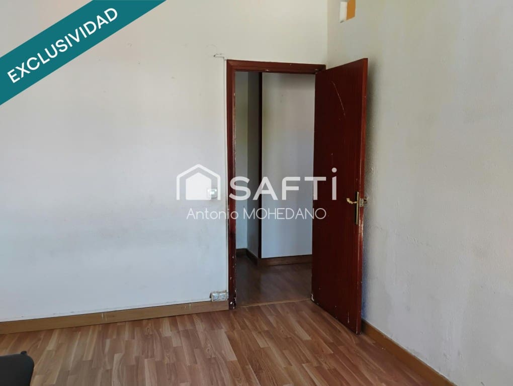 4 bedroom Apartment for sale in Vitoria-Gasteiz - € 205,000 (Ref: 10080979)