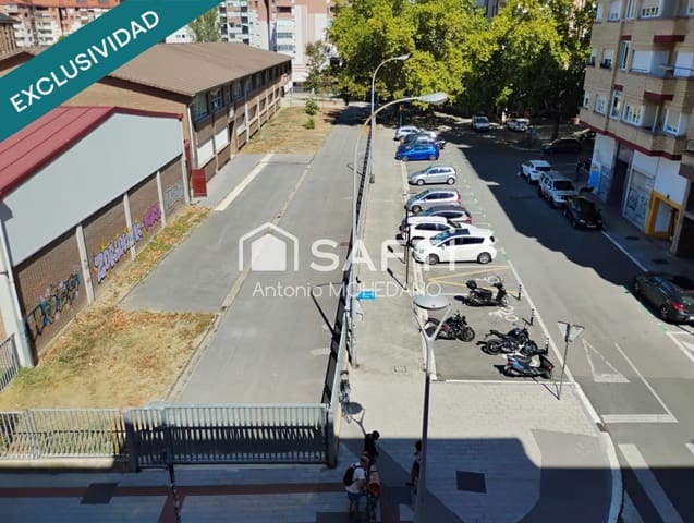 4 Zimmer Apartment zu verkaufen in Vitoria-Gasteiz - 205.000 € (Ref: 10080979)