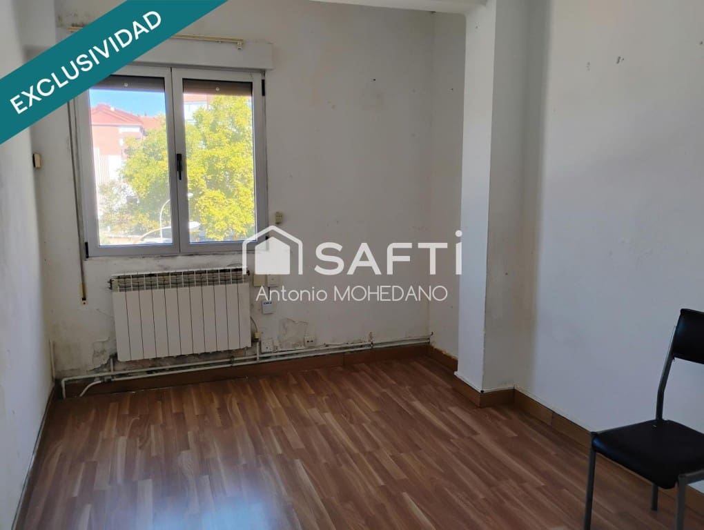 4 bedroom Apartment for sale in Vitoria-Gasteiz - € 205,000 (Ref: 10080979)