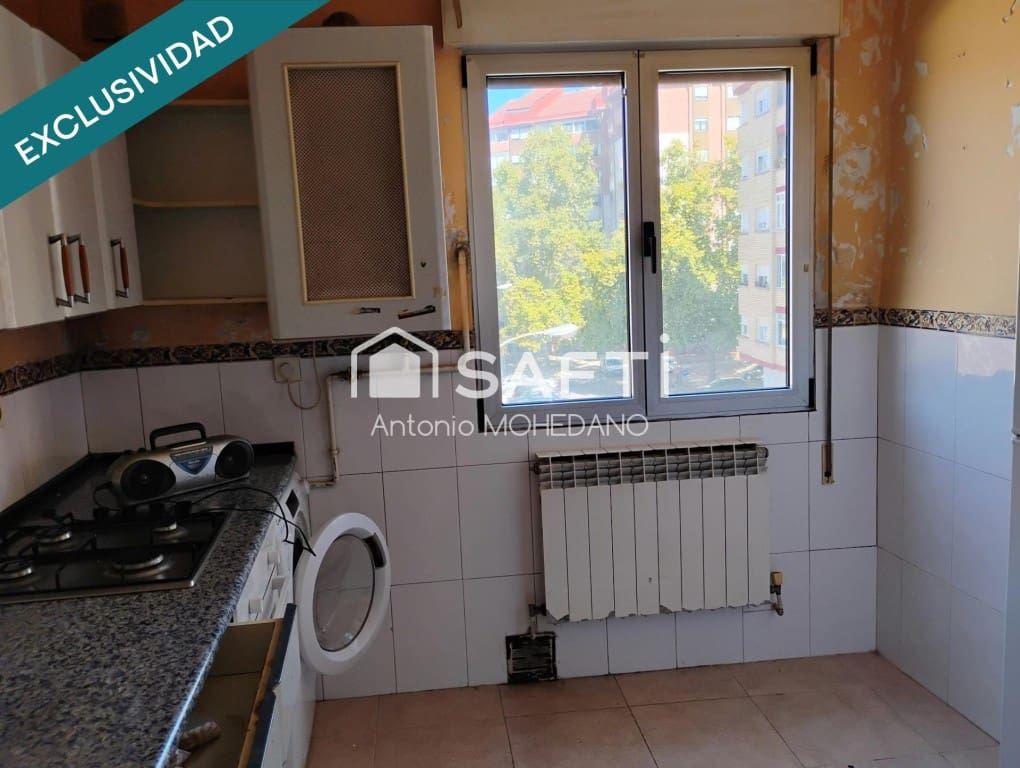 4 bedroom Apartment for sale in Vitoria-Gasteiz - € 205,000 (Ref: 10080979)