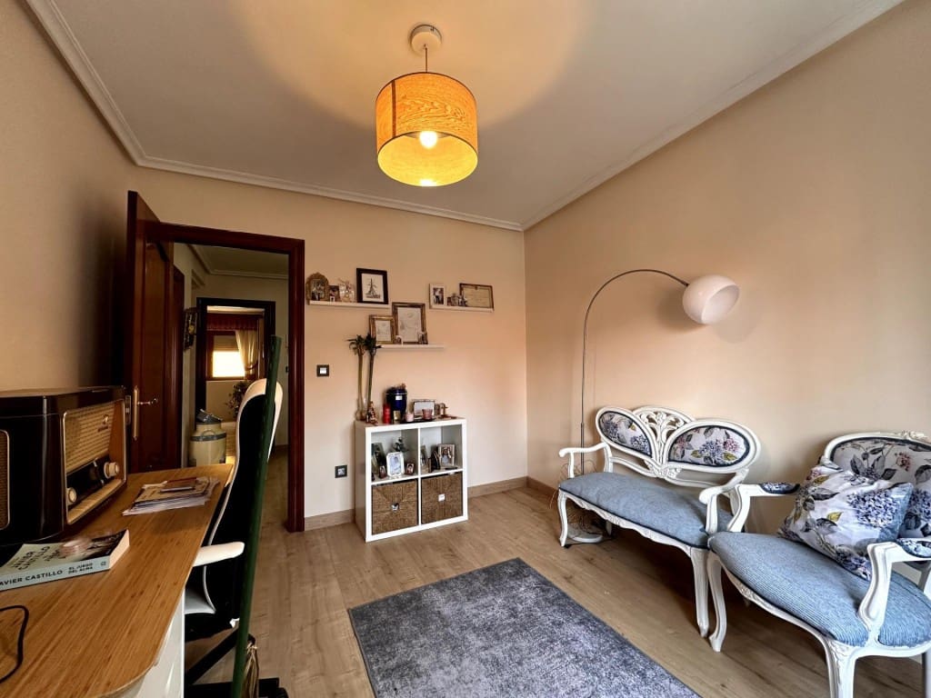 4 sovrum Lägenhet till salu i Leon stad med garage - 159 900 € (Ref: 10085934)