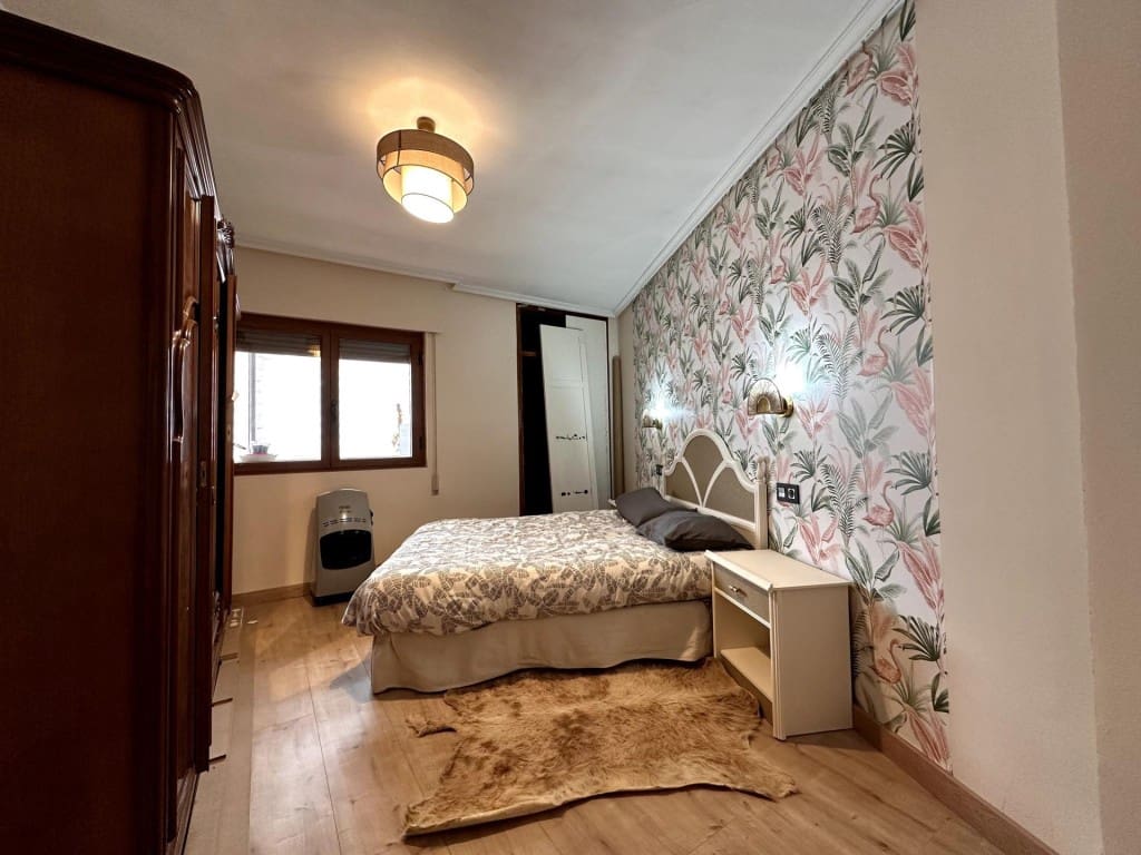 4 sovrum Lägenhet till salu i Leon stad med garage - 159 900 € (Ref: 10085934)