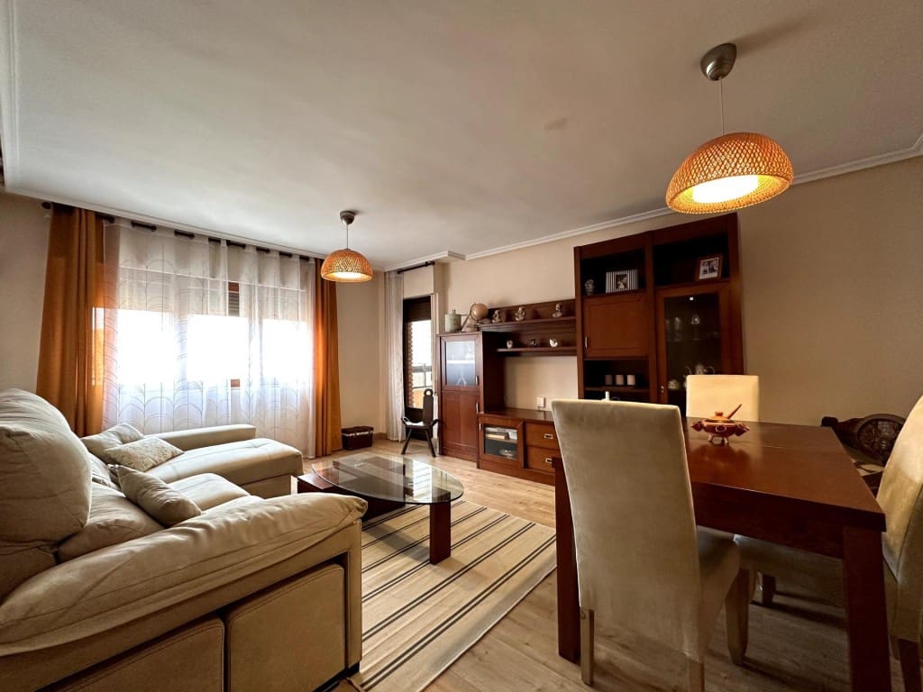 4 sovrum Lägenhet till salu i Leon stad med garage - 159 900 € (Ref: 10085934)