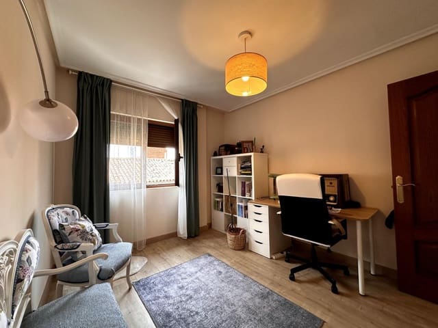 4 chambre Appartement à vendre à León ville avec garage - 159 900 € (Ref: 10085934)