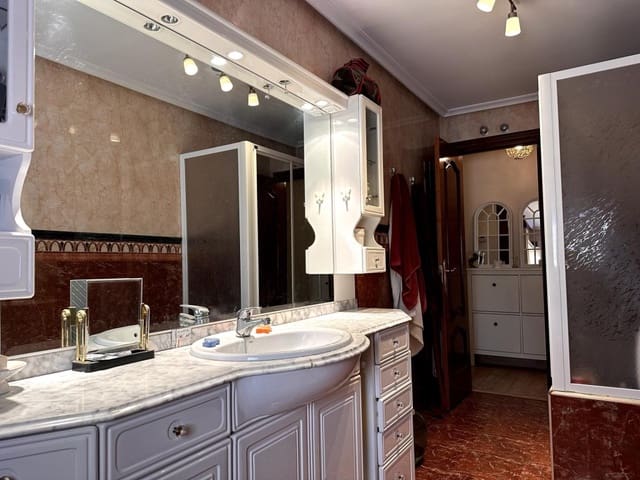 4 chambre Appartement à vendre à León ville avec garage - 159 900 € (Ref: 10085934)