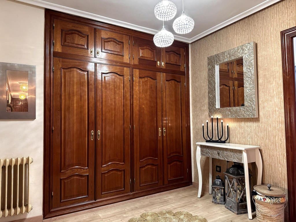 4 sovrum Lägenhet till salu i Leon stad med garage - 159 900 € (Ref: 10085934)