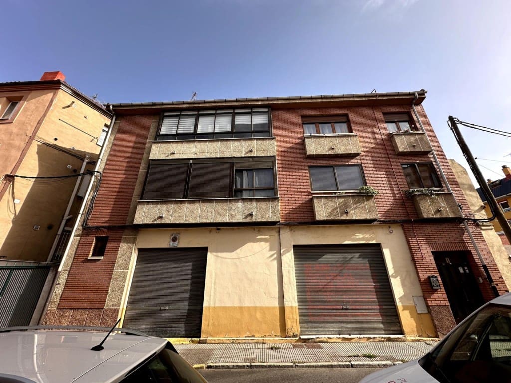 4 sovrum Lägenhet till salu i Leon stad med garage - 159 900 € (Ref: 10085934)