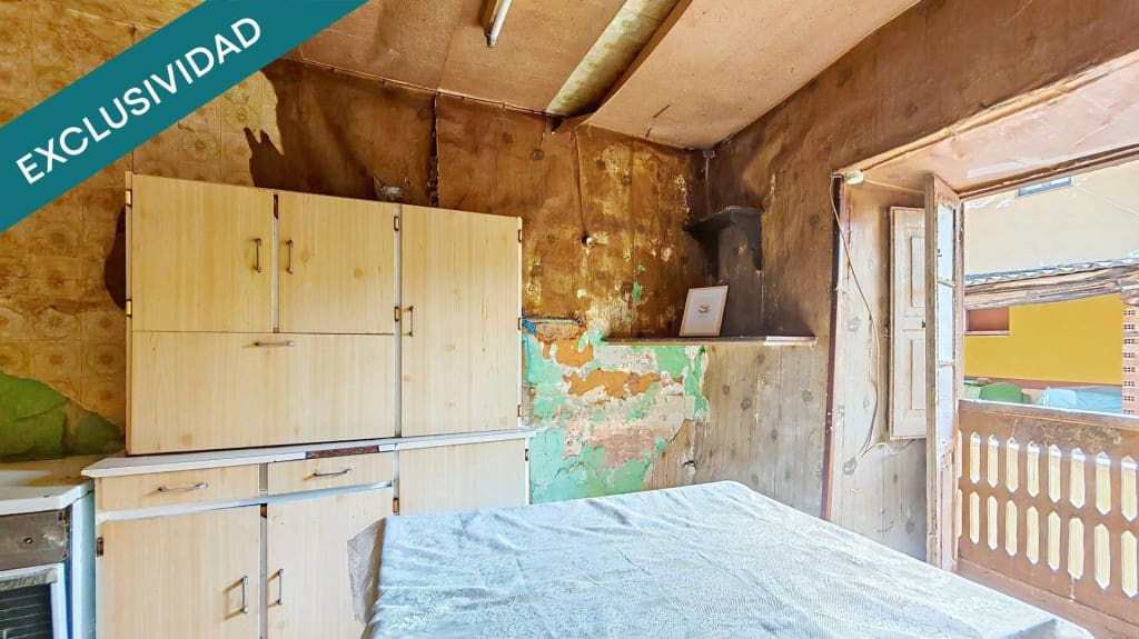 4 slaapkamer Villa te koop in Grado met garage - € 69.000 (Ref: 10089409)