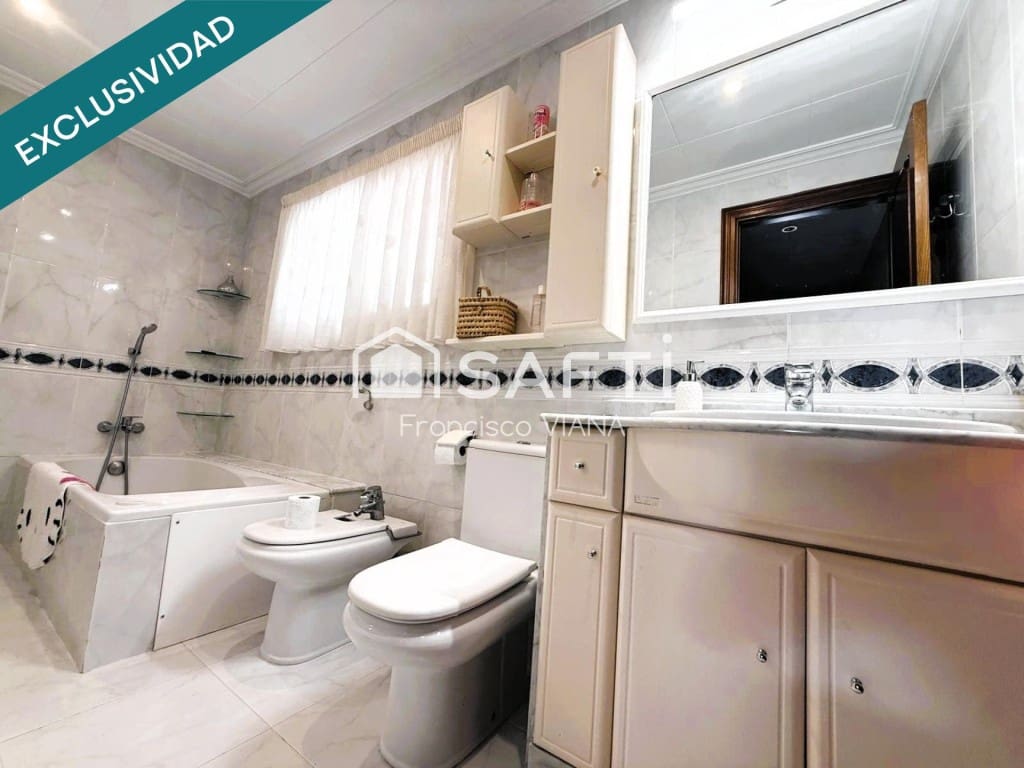 4 Zimmer Villa zu verkaufen in Pineda de Mar mit Pool Garage - 735.000 € (Ref: 10089410)