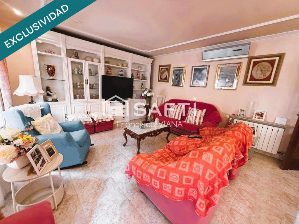 4 Zimmer Villa zu verkaufen in Pineda de Mar mit Pool Garage - 735.000 € (Ref: 10089410)
