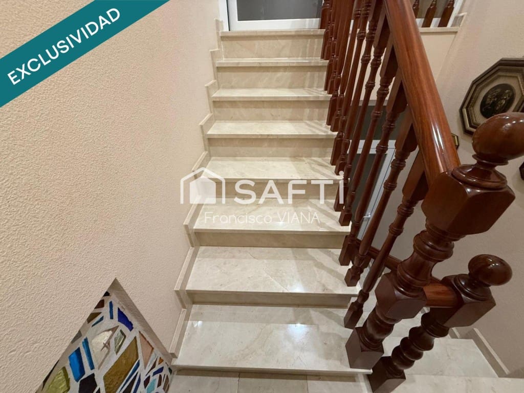 4 Zimmer Villa zu verkaufen in Pineda de Mar mit Pool Garage - 735.000 € (Ref: 10089410)