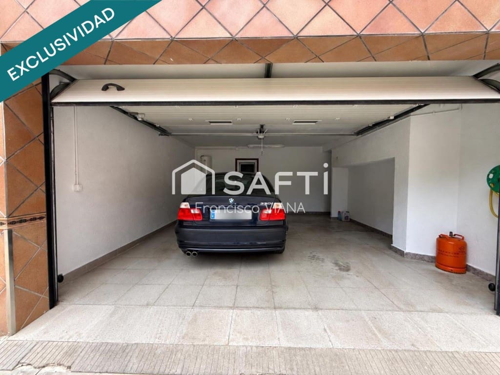 4 Zimmer Villa zu verkaufen in Pineda de Mar mit Pool Garage - 735.000 € (Ref: 10089410)
