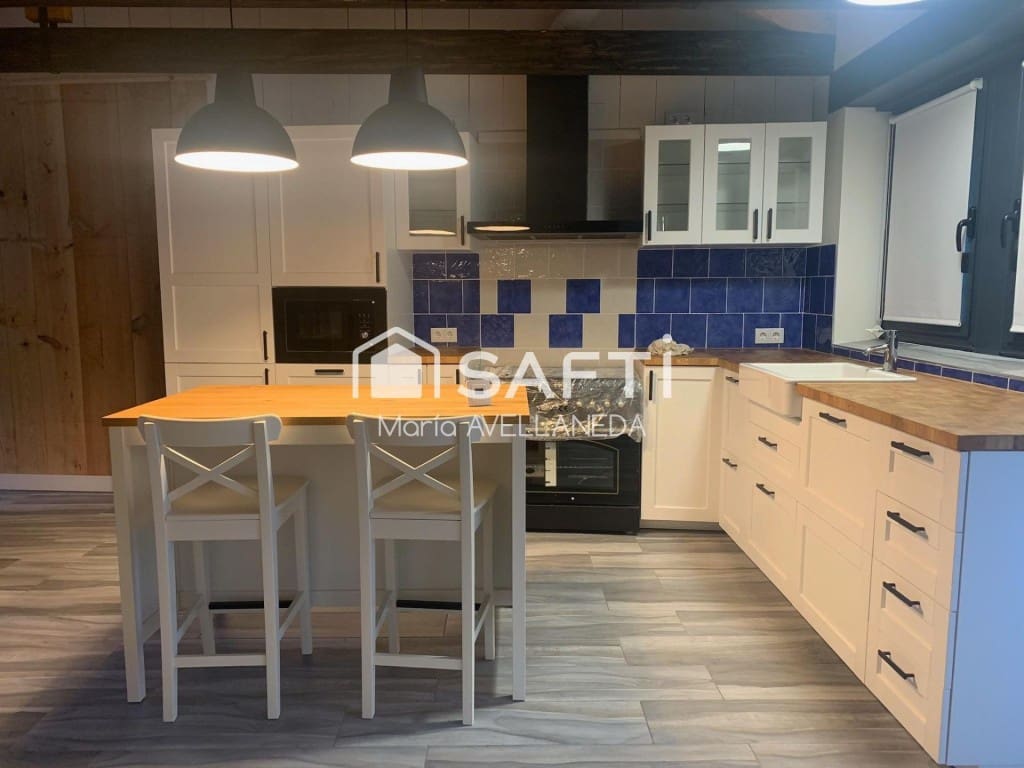Finca/Casa Rural de 4 habitaciones en Posada de Valdeón en venta - 465.000 € (Ref: 10089411)