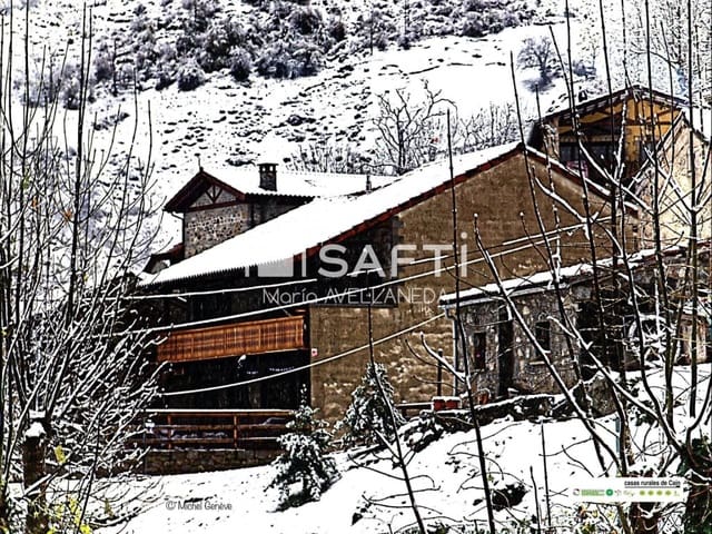 Finca/Casa Rural de 4 habitaciones en Posada de Valdeón en venta - 465.000 € (Ref: 10089411)