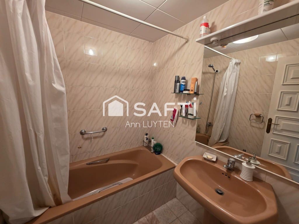 2 makuuhuone Huoneisto myytävänä paikassa Roses mukana 
autotalli - 435 000 € (Ref: 10094389)