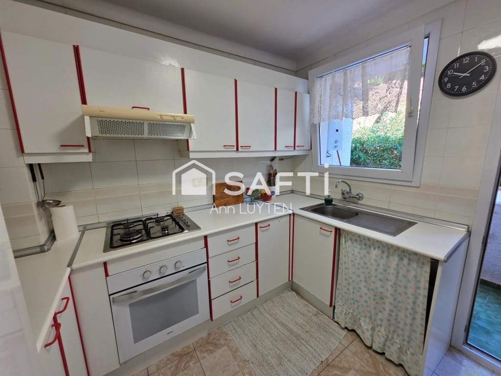2 makuuhuone Huoneisto myytävänä paikassa Roses mukana 
autotalli - 435 000 € (Ref: 10094389)