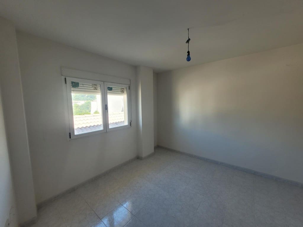 4 sovrum Villa till salu i Cuellar - 285 000 € (Ref: 10094392)