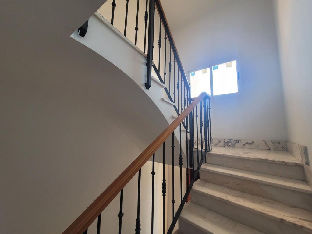 4 sovrum Villa till salu i Cuellar - 285 000 € (Ref: 10094392)