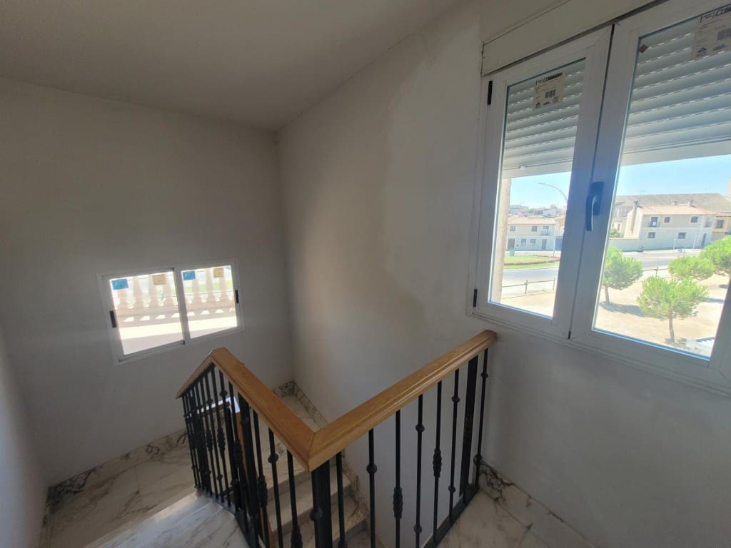 4 sovrum Villa till salu i Cuellar - 285 000 € (Ref: 10094392)