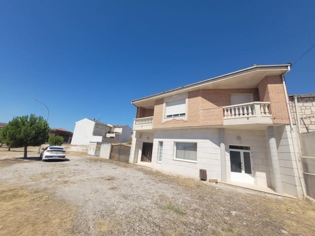 4 sovrum Villa till salu i Cuéllar - 285 000 € (Ref: 10094392)