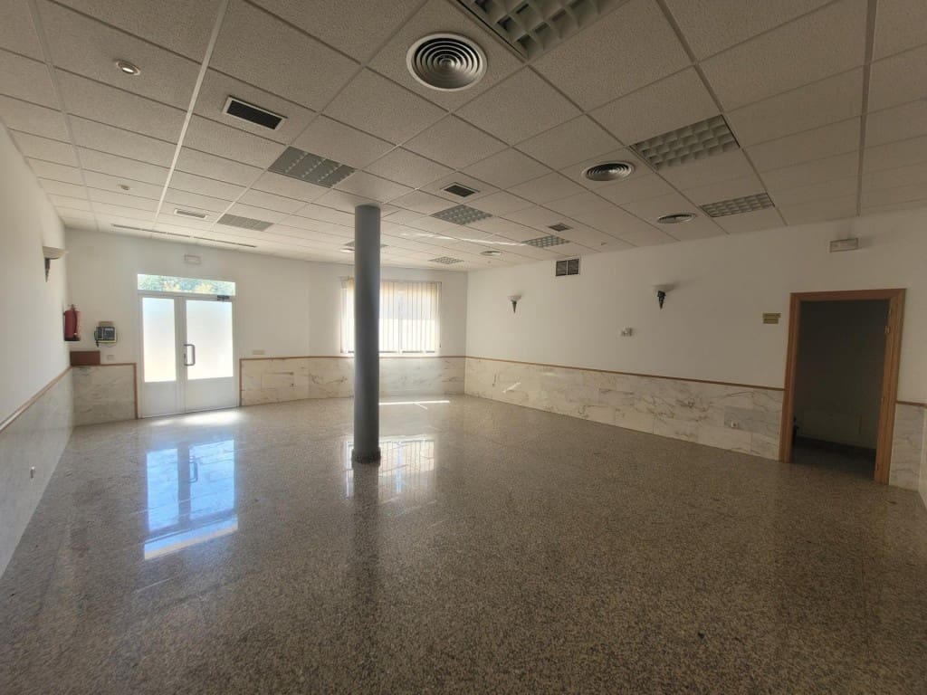 4 sovrum Villa till salu i Cuellar - 285 000 € (Ref: 10094392)