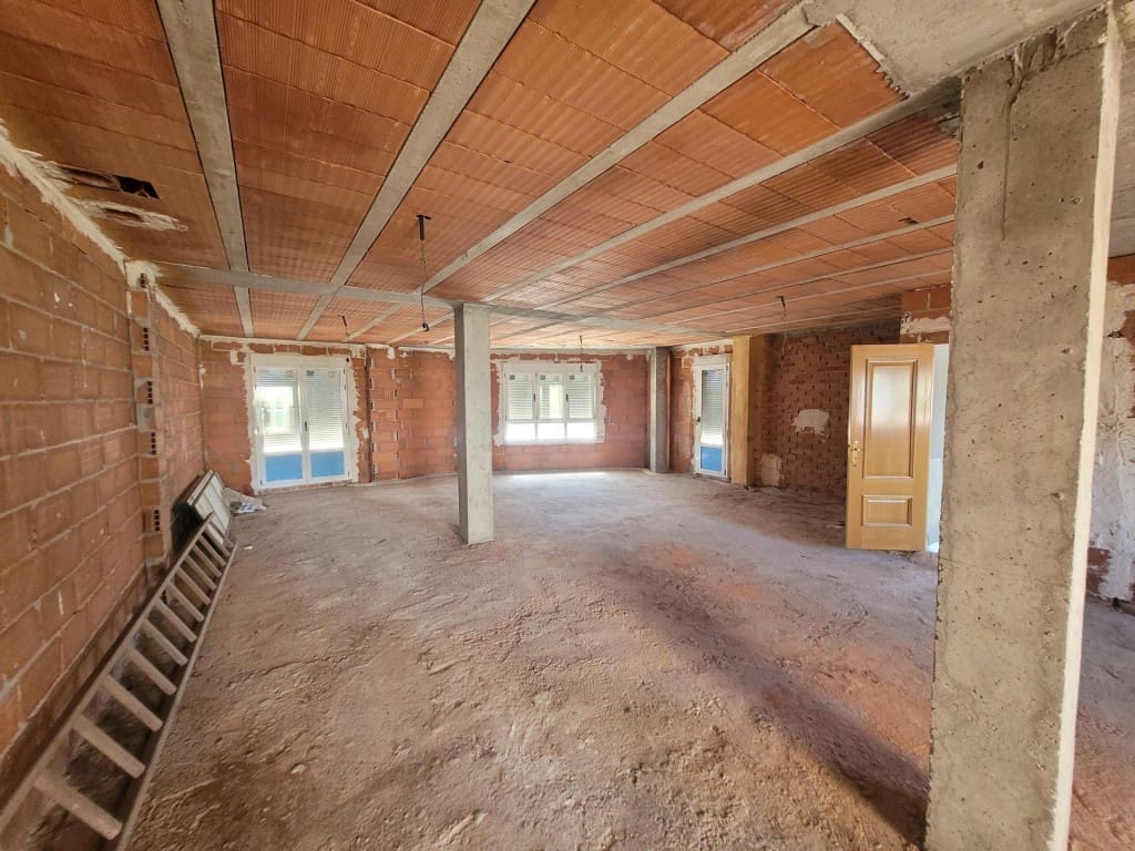 4 sovrum Villa till salu i Cuellar - 285 000 € (Ref: 10094392)
