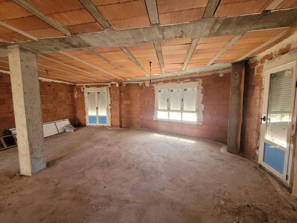 4 sovrum Villa till salu i Cuellar - 285 000 € (Ref: 10094392)