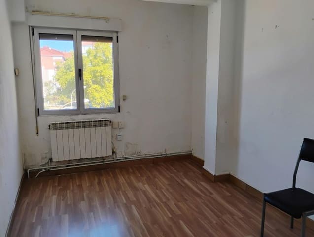 4 Zimmer Apartment zu verkaufen in Vitoria-Gasteiz - 205.000 € (Ref: 10094396)