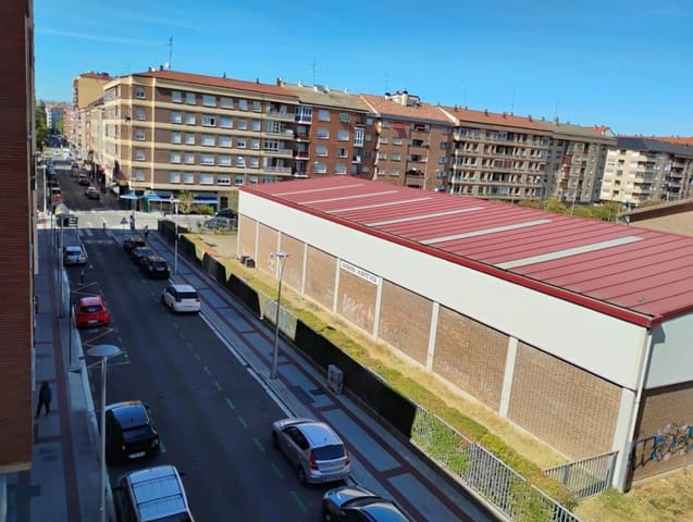4 Zimmer Apartment zu verkaufen in Vitoria-Gasteiz - 205.000 € (Ref: 10094396)