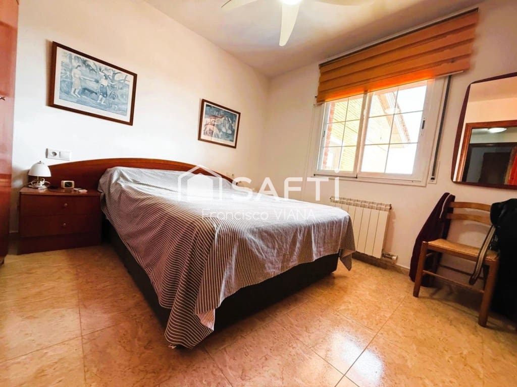 3 chambre Appartement à vendre à Santa Susanna avec piscine garage - 354 000 € (Ref: 10098187)