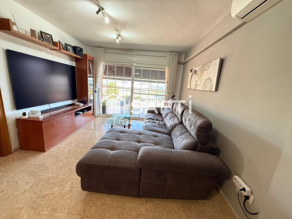 3 chambre Appartement à vendre à Santa Susanna avec piscine garage - 354 000 € (Ref: 10098187)
