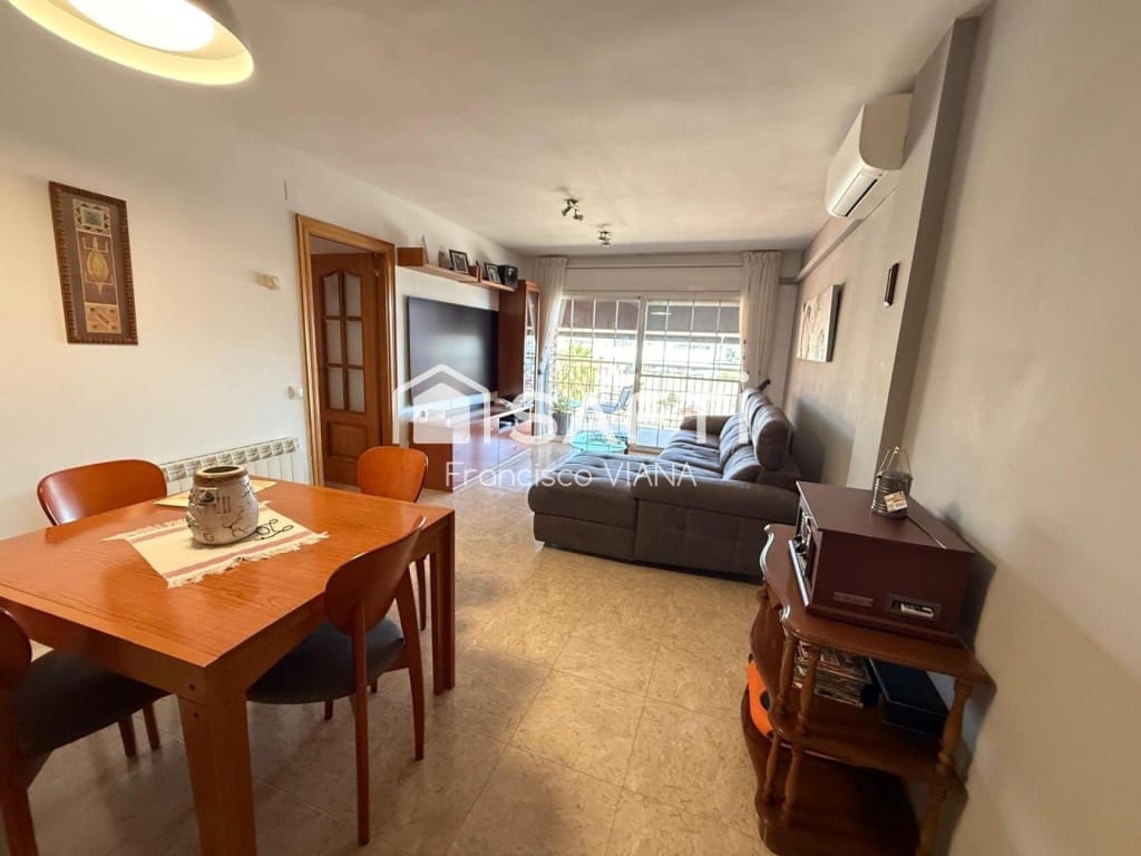 3 chambre Appartement à vendre à Santa Susanna avec piscine garage - 354 000 € (Ref: 10098187)