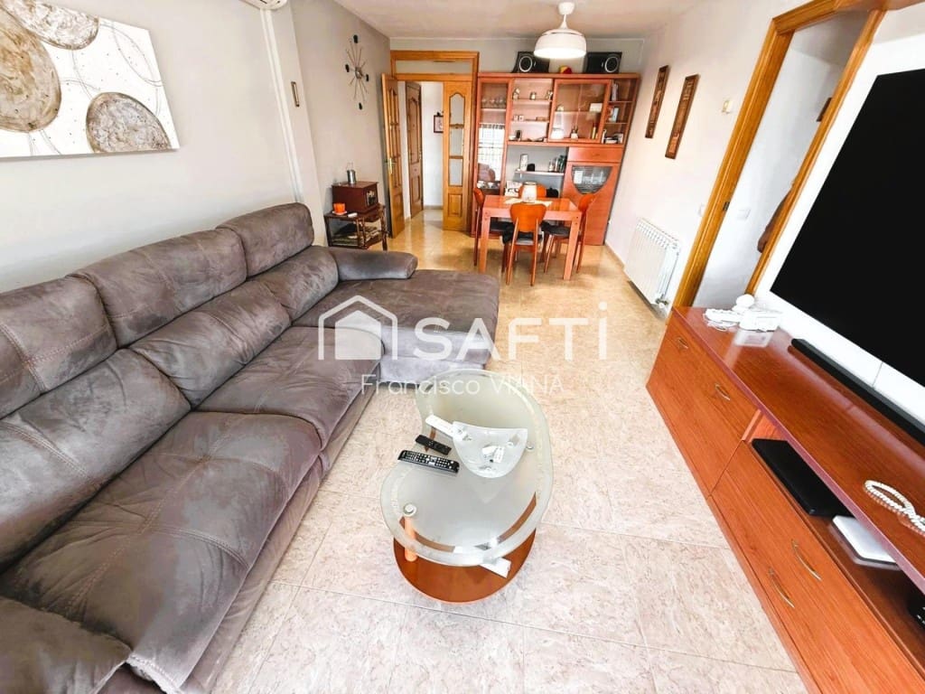 3 chambre Appartement à vendre à Santa Susanna avec piscine garage - 354 000 € (Ref: 10098187)