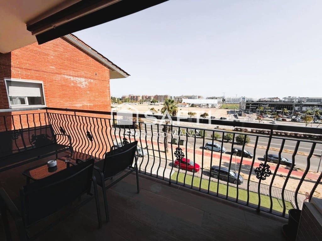 3 chambre Appartement à vendre à Santa Susanna avec piscine garage - 354 000 € (Ref: 10098187)