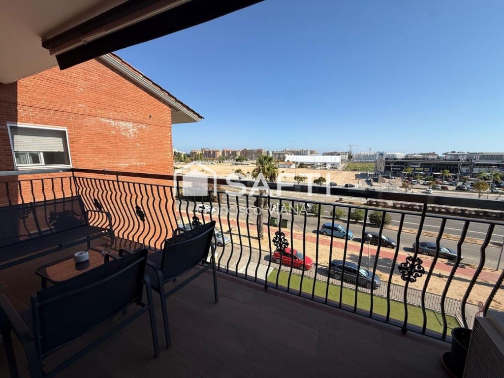 3 chambre Appartement à vendre à Santa Susanna avec piscine garage - 354 000 € (Ref: 10098187)