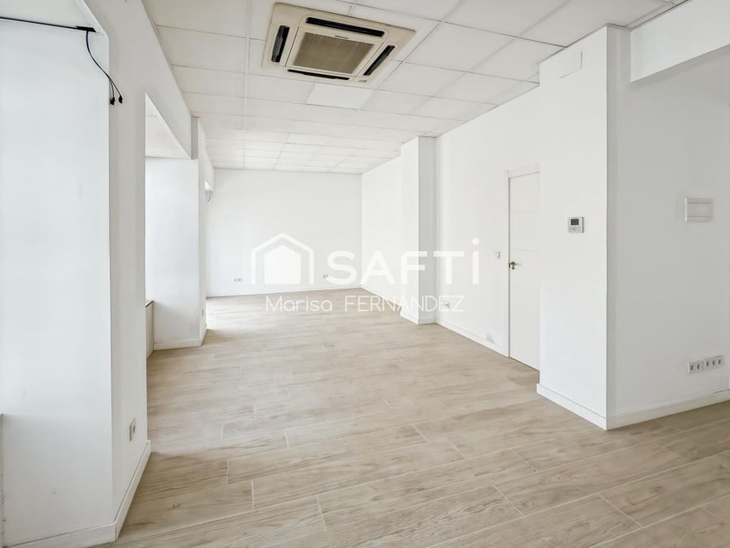 Commercieel te koop in El Campello - € 123.000 (Ref: 10098190)