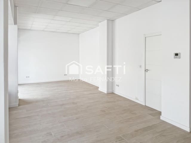 Commercieel te koop in Playa de Muchavista, El Campello - € 123.000 (Ref: 10098190)