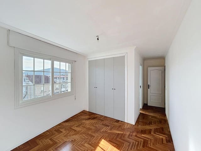 4 soveværelse Lejlighed til salg i Tui med garage - € 210.000 (Ref: 10100099)