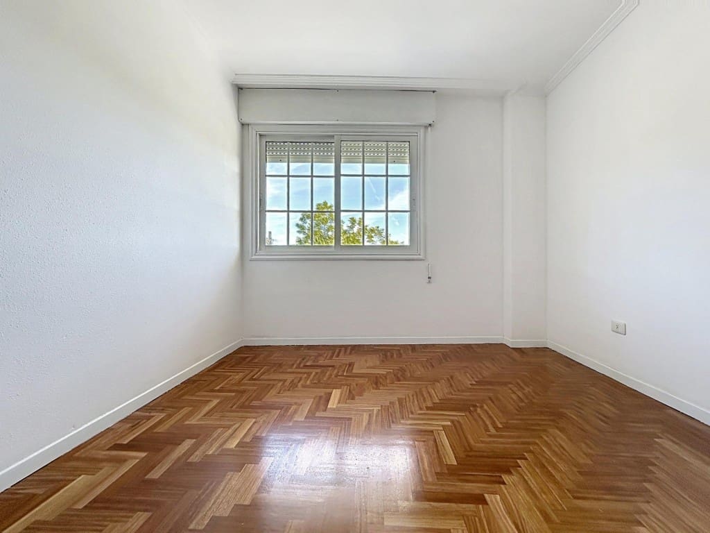 4 soveværelse Lejlighed til salg i Tui med garage - € 210.000 (Ref: 10100099)