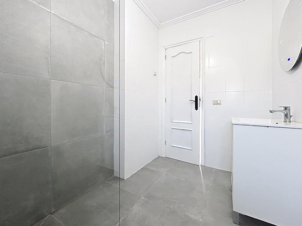 4 soveværelse Lejlighed til salg i Tui med garage - € 210.000 (Ref: 10100099)