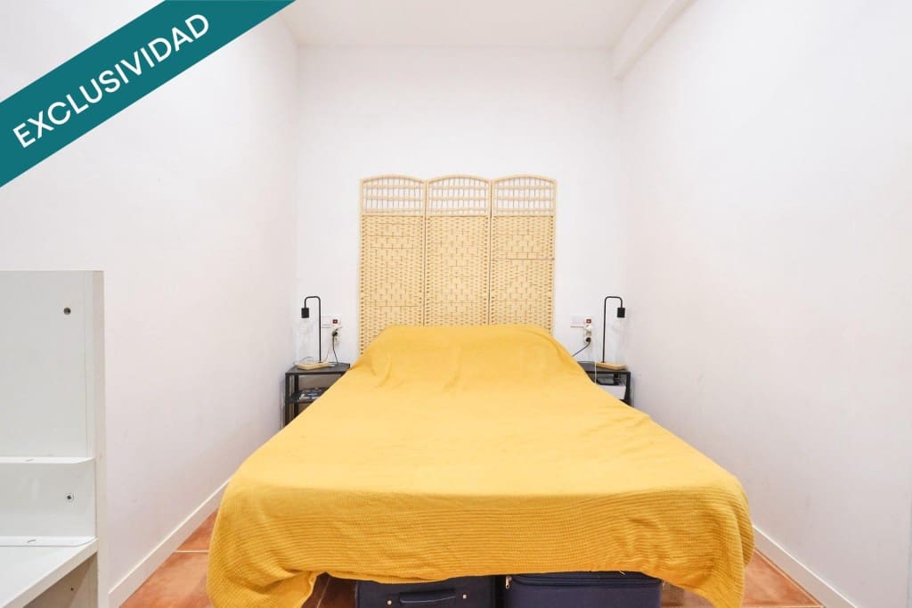 Commercieel te koop in Barcelona stad - € 145.000 (Ref: 10100101)