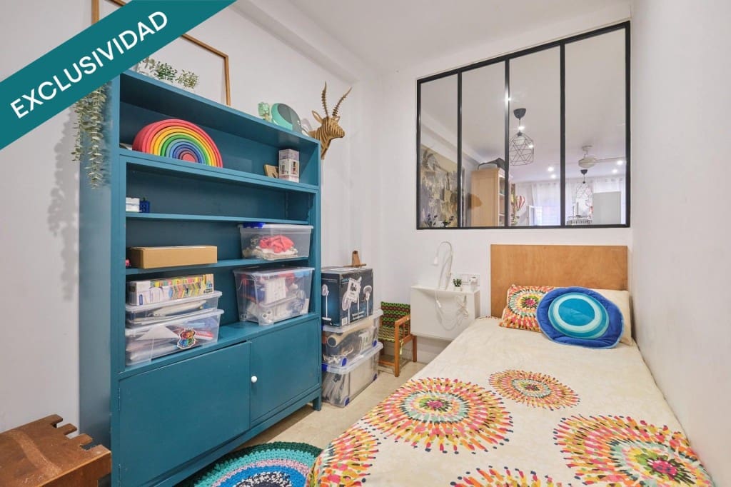 Commercieel te koop in Barcelona stad - € 145.000 (Ref: 10100101)