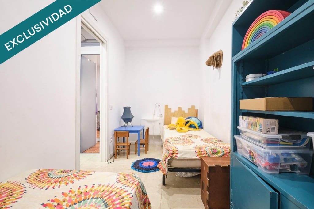 Commercieel te koop in Barcelona stad - € 145.000 (Ref: 10100101)