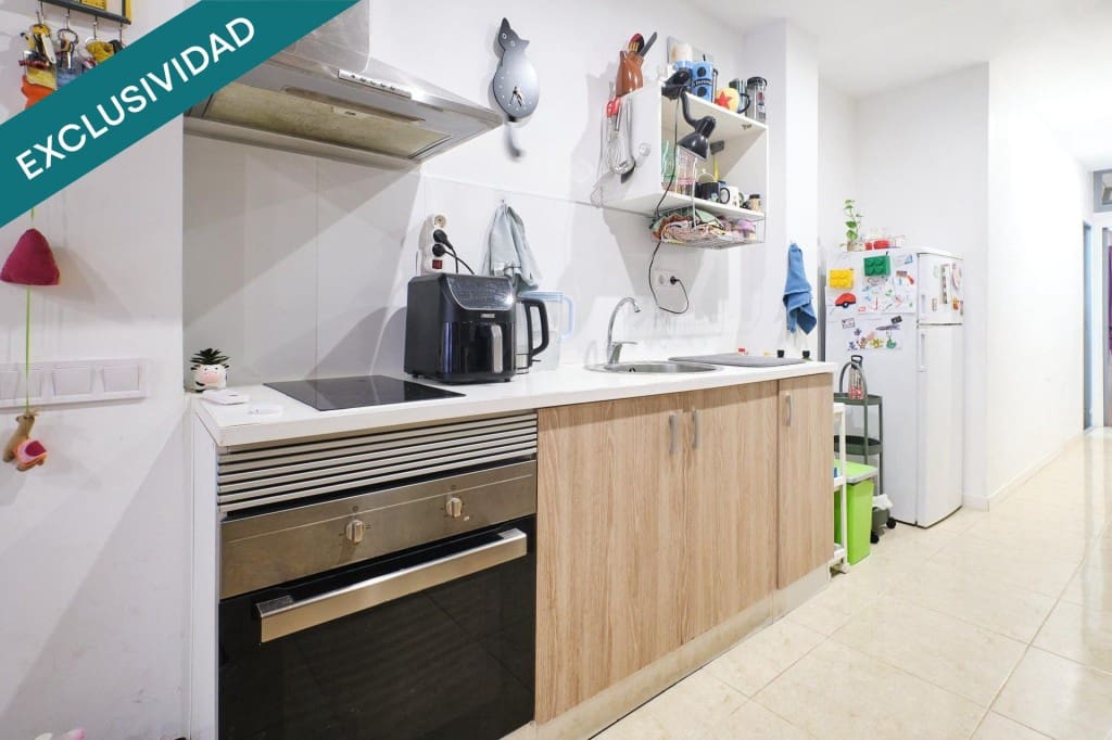Commercieel te koop in Barcelona stad - € 145.000 (Ref: 10100101)