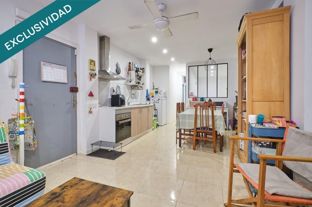 Commercieel te koop in Barcelona stad - € 145.000 (Ref: 10100101)